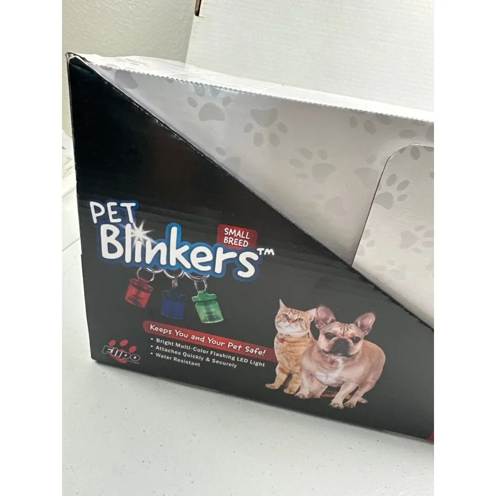 Pet Blinkers LED Safety Light With Clasp & 6 AG3 Batteries For Large Breed Dogs